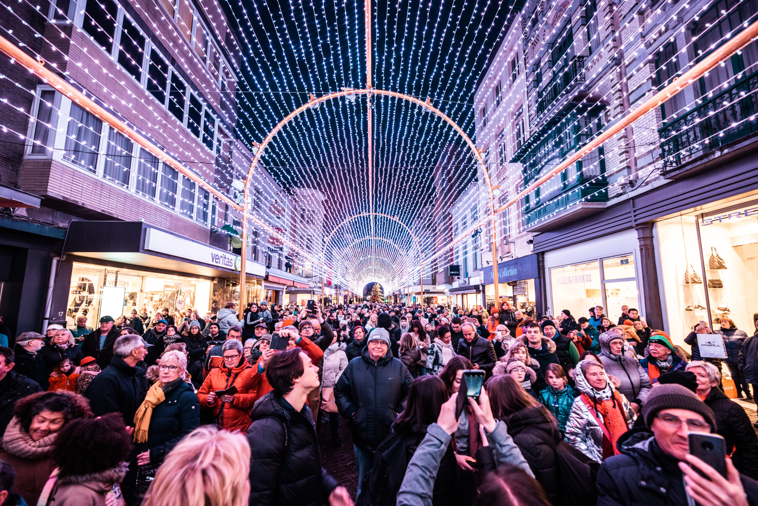 Opening lichttunnel 29 11 2019 high res © Steve Dinneweth 34 scaled
